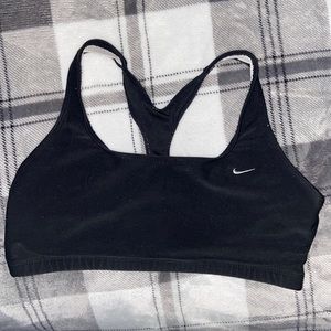 Nike medium support sports bra, size M